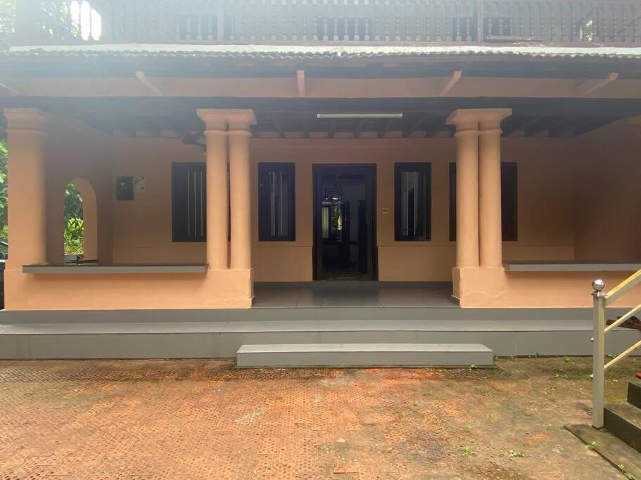 Vintage Charm & Coastal Bliss Villa Kannur Exterior photo